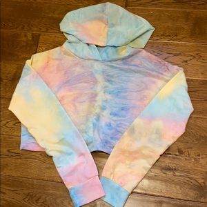long sleeve tie dye crop top with hood
